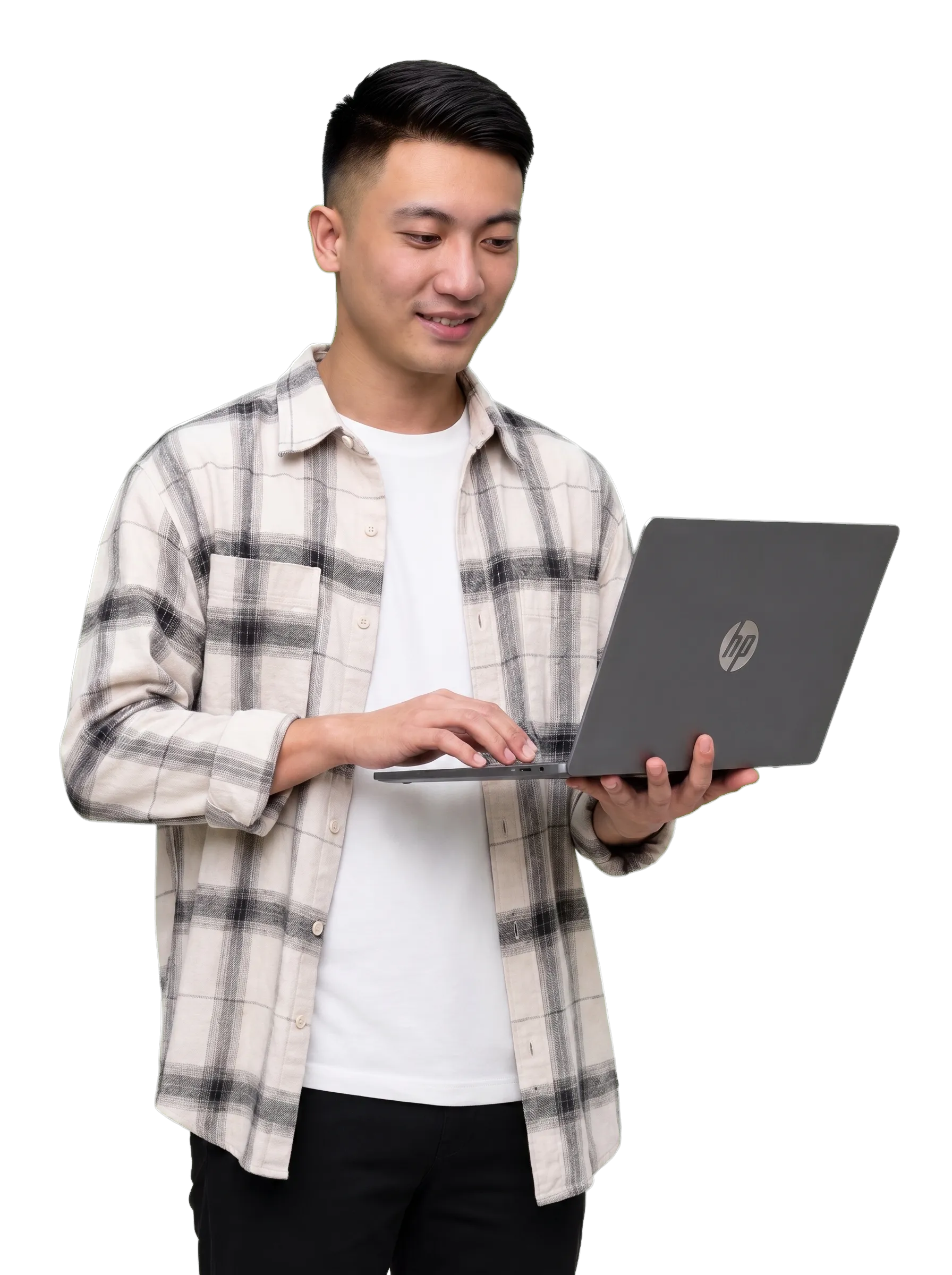 Công Thuận đang làm việc với laptop